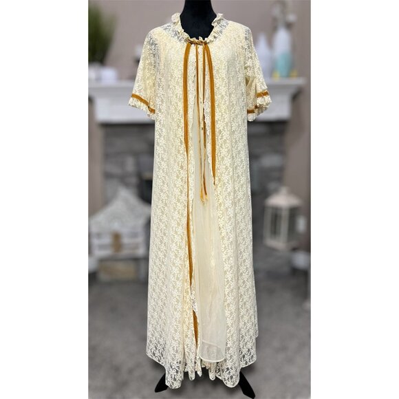 Vtg 60s Butter Yellow Peignoir Set Maxi M Lace Robe Golden Velvet Trim Lingerie - Picture 2 of 9